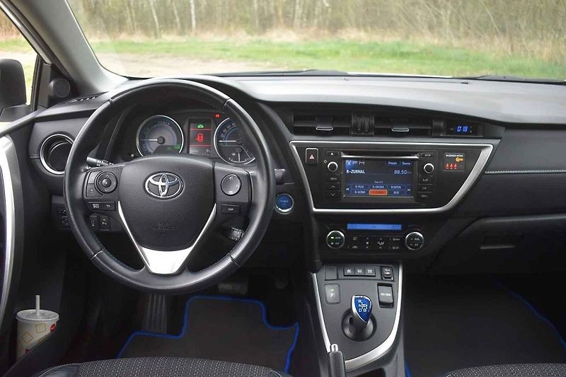 Toyota Auris hybrid je dlouhověká ojetina s nízkou spotřebou