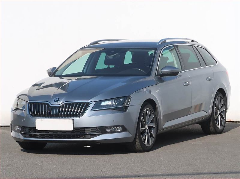 Škoda Superb (2019) Laurin&Klement 2.0 TDI, ČR,DPH - fotka 2 z 26