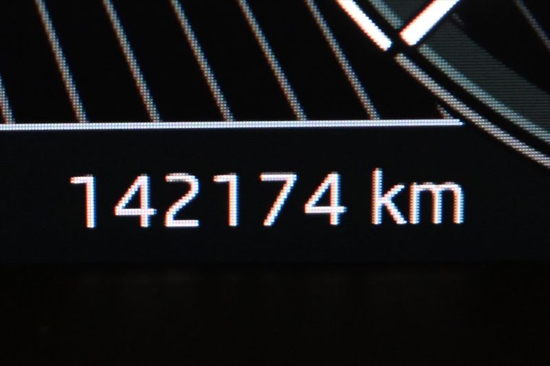 Škoda Superb 2,0 TDI 110 kW DSG Style Záruk - fotka 17 z 33