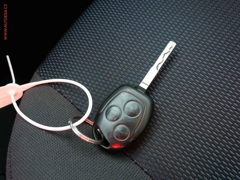Ford Focus (2005) 1.6 TDCi, AC - fotka 17 z 17
