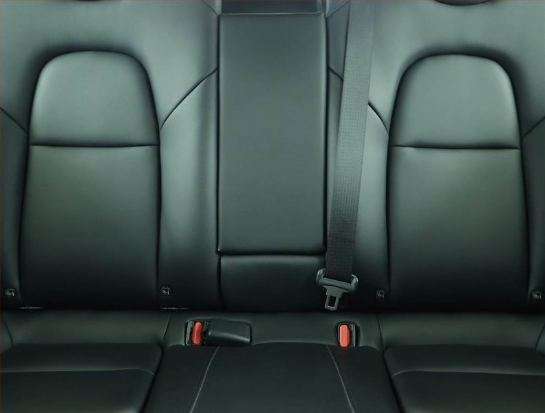 Tesla Model 3 (2021) Long Range 4WD 82kWh, SoH 85% - fotka 10 z 21