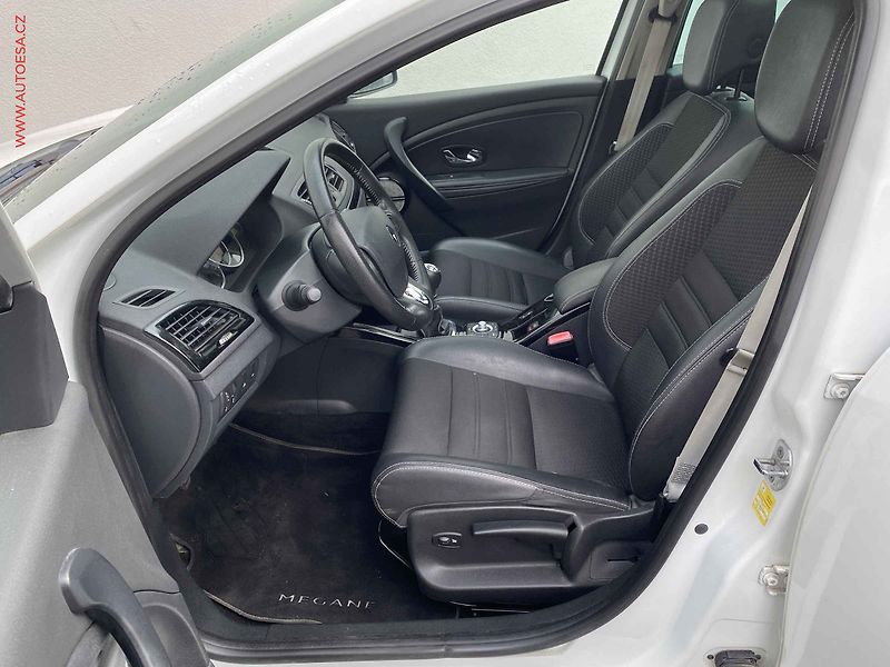 Renault Mégane (2014) 1.5 dCi, BOSE Edition, panor - fotka 9 z 19