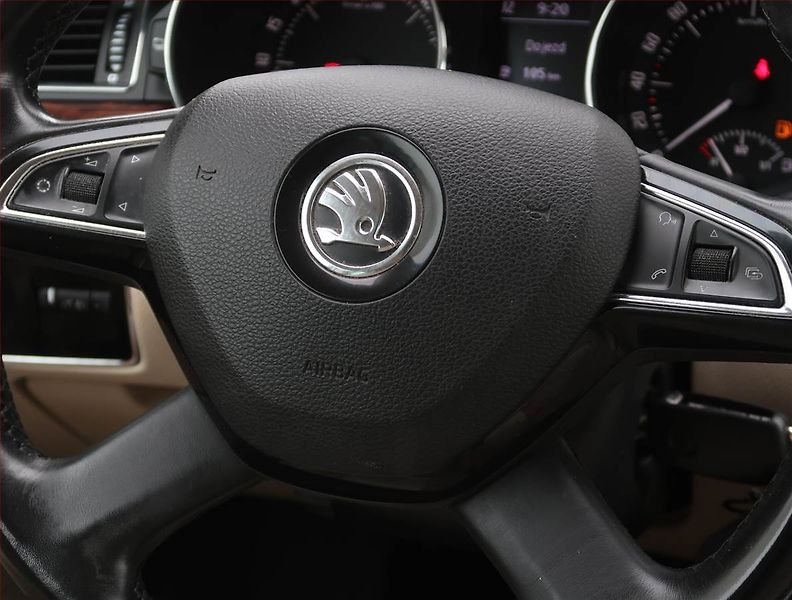 Škoda Superb (2013) Elegance 2.0 TDI, Navi - fotka 25 z 25