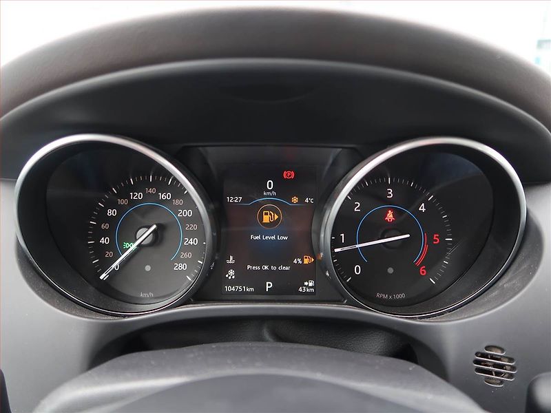 Jaguar F-Pace (2017) 20d AWD, 4X4, Automat, Kůže - fotka 11 z 19