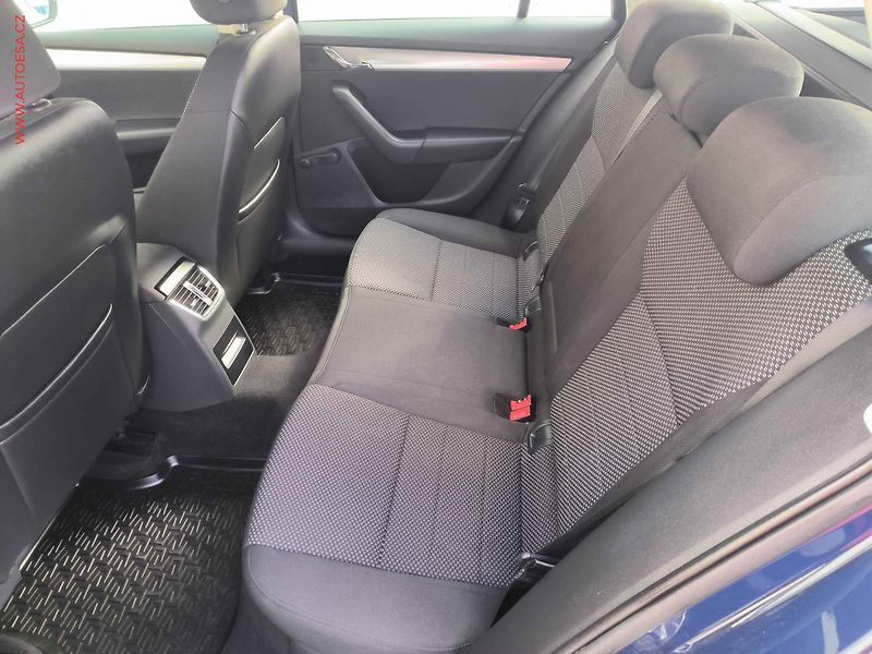 Škoda Octavia (2015) 1.6TDi, ČR, AC, park.čidla - fotka 10 z 17
