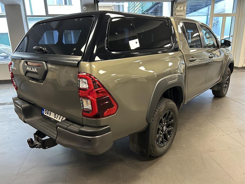 Toyota Hilux (2021) 2.8D-4D Double Cab 4x4 JBL - fotka 4 z 26