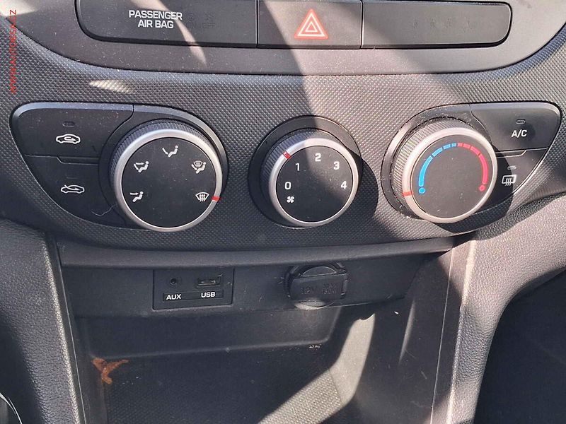 Hyundai i10 (2017) 1.0i, 1.maj,ČR, AC - fotka 13 z 17