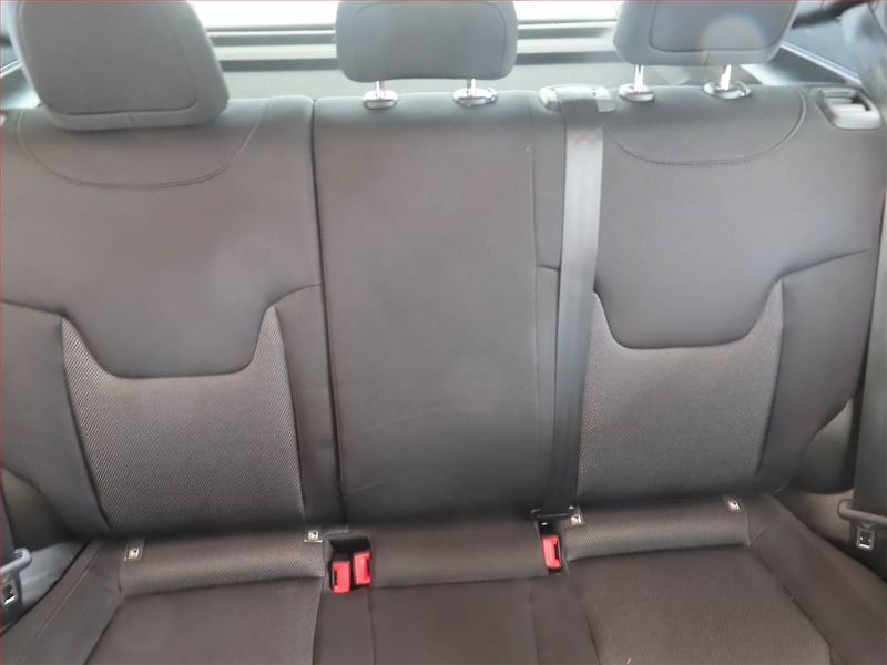 Jeep Renegade (2019) 1.0 T-GDI, Tempomat - fotka 10 z 14