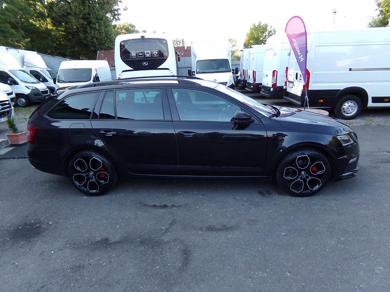 Škoda Octavia 2,0 COMBI RS 135kW BLACK EDITI - fotka 4 z 24