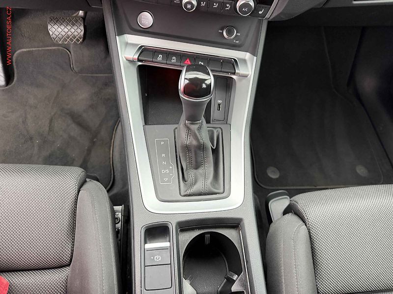 Audi Q3 (2019) 2.0TFSi Quattro, 1.maj,ČR, AT - fotka 15 z 18