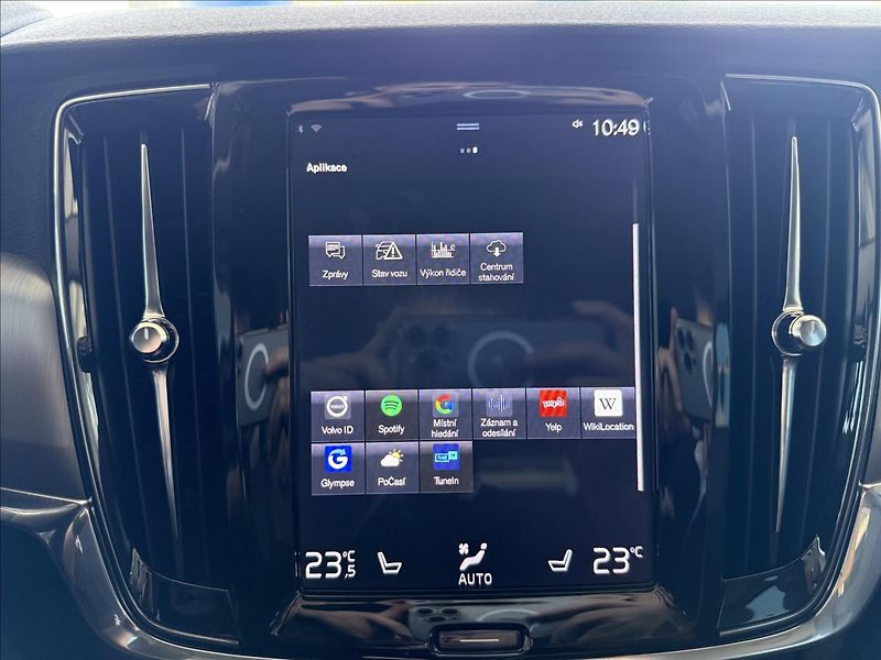 Volvo V90 2,0   140kW,D4,AWD,SERVISKA, - fotka 23 z 34