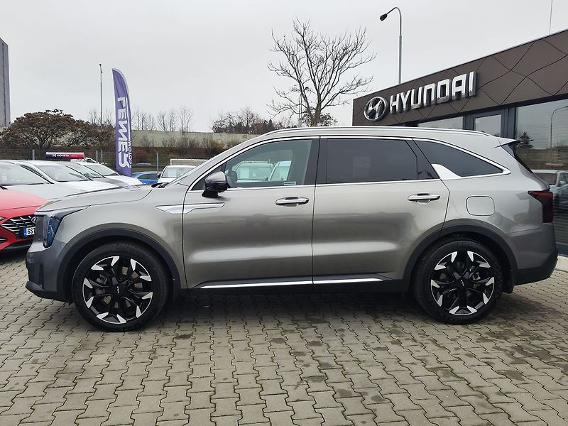 Kia Sorento 2.2 CRDI/142kW Top DCT 4x4 - fotka 8 z 37