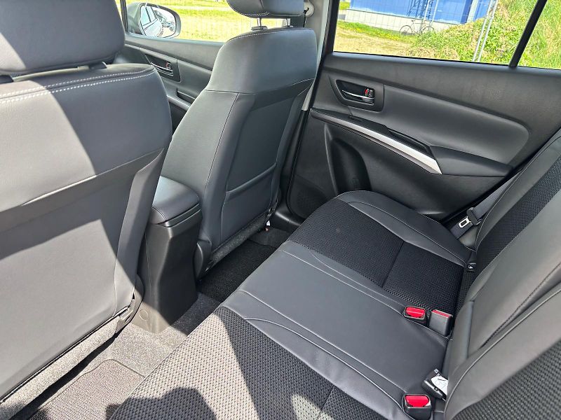 Suzuki S-Cross 1,4 BoosterJet Elegance - fotka 23 z 26