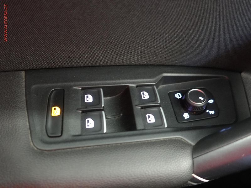 Volkswagen Tiguan (2018) 2.0TDI 4x4, ČR, DSG, navi - fotka 17 z 26