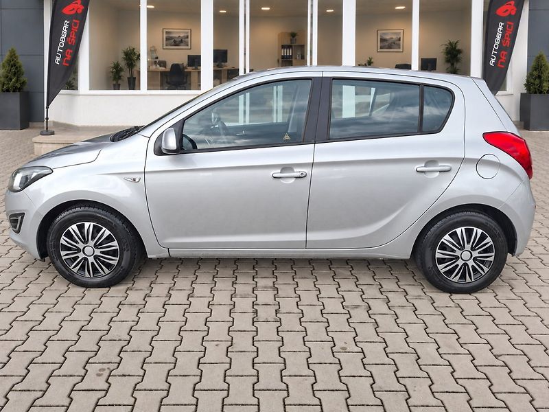 Hyundai i20 (2012) 1.2i 63kW -KLIMATIZACE-S.KNIHA - fotka 5 z 29