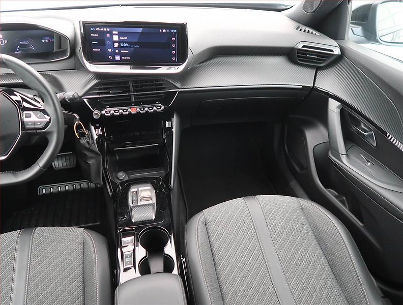 Peugeot 2008 (2025) 1.2 PureTech - fotka 8 z 14