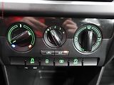 Škoda Rapid (2017) 1.0TSI, ČR, AC, park.asist - náhled 16