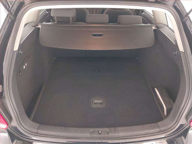 Volkswagen Golf (2009) 1.9 TDI, Serv.kniha, po STK - fotka 13 z 16