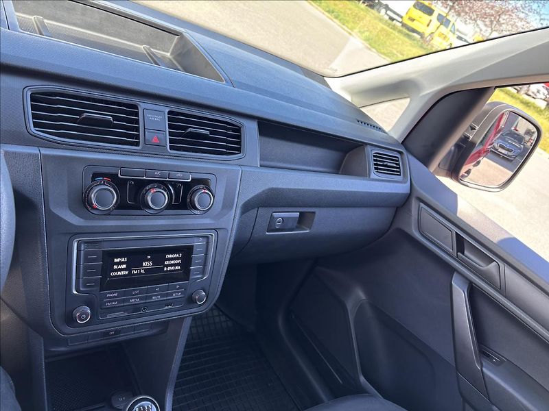 Volkswagen Caddy 1,4 TGI 81kW CNG Maxi Dílna - fotka 33 z 34