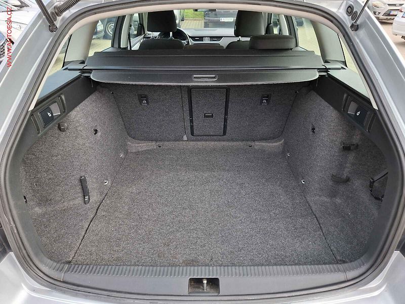Škoda Octavia (2014) 1.6 TDi, ČR, Ambition, TZ - fotka 7 z 16