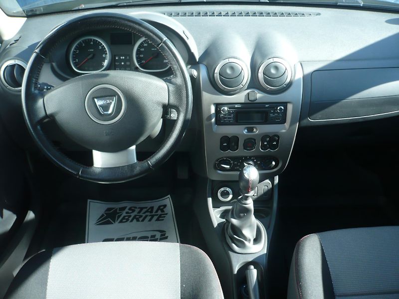 Dacia Duster 1.6i 77Kw 4x4 Klimatizace - fotka 9 z 26
