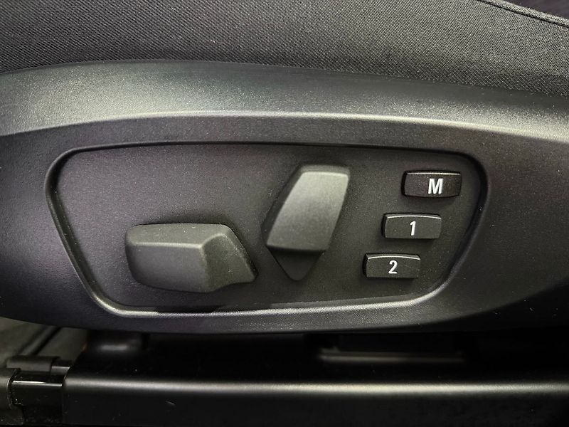 BMW X1 2.0d xDrive 8AT ADVANTAGE, LED - fotka 15 z 17