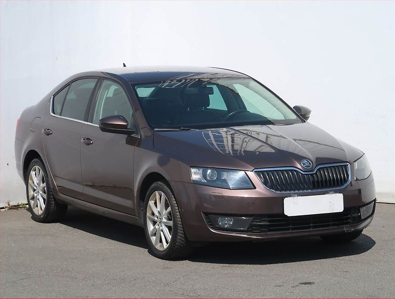Škoda Octavia (2014) Elegance 1.2 TSI, Navi, Xenony - fotografie inzerátu