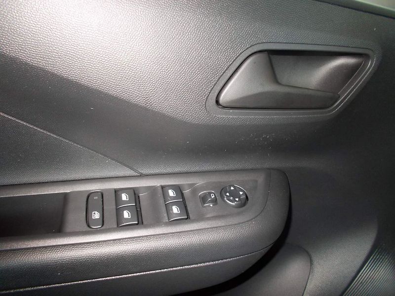 Opel Frontera (2026) Edition Hybrid 1.2 TURBO (81kW - fotka 21 z 28
