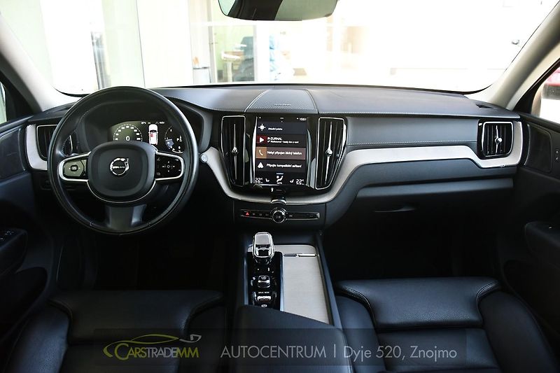 Volvo XC60 B4 INSCRIPTION AWD - fotka 22 z 53