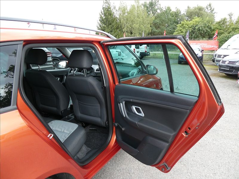 Škoda Fabia 1,4 i16V 1.MAJITEL,závěs,2xkol - fotka 25 z 48