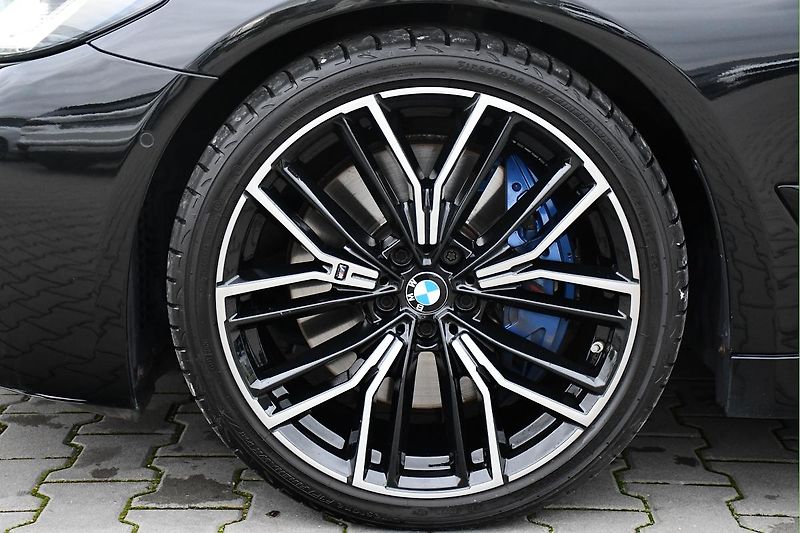 BMW Řada 5 530d xD M-SPORT LASER  - fotka 42 z 46