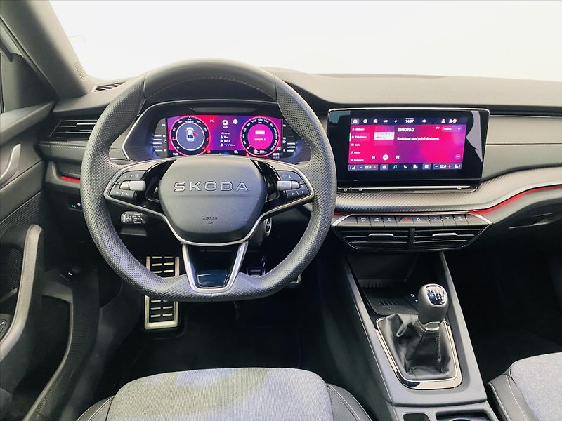 Škoda Octavia 1,5 TSI 110kW SportLine - fotka 10 z 26