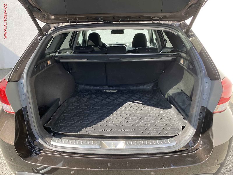 Hyundai i40 (2015) 1.7CRDi, 2.maj,ČR, Bixen - fotka 7 z 19