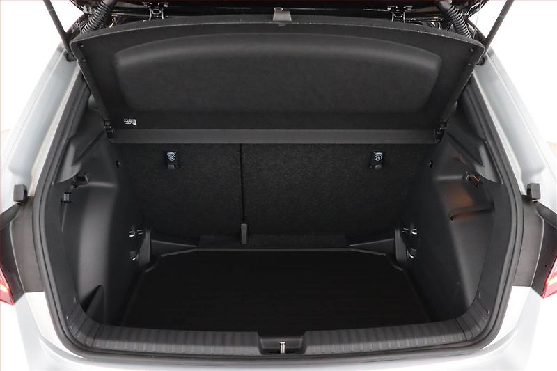 Škoda Fabia (2025) 1.0 TSI, MONTE CARLO, KEYLESS - fotka 17 z 18