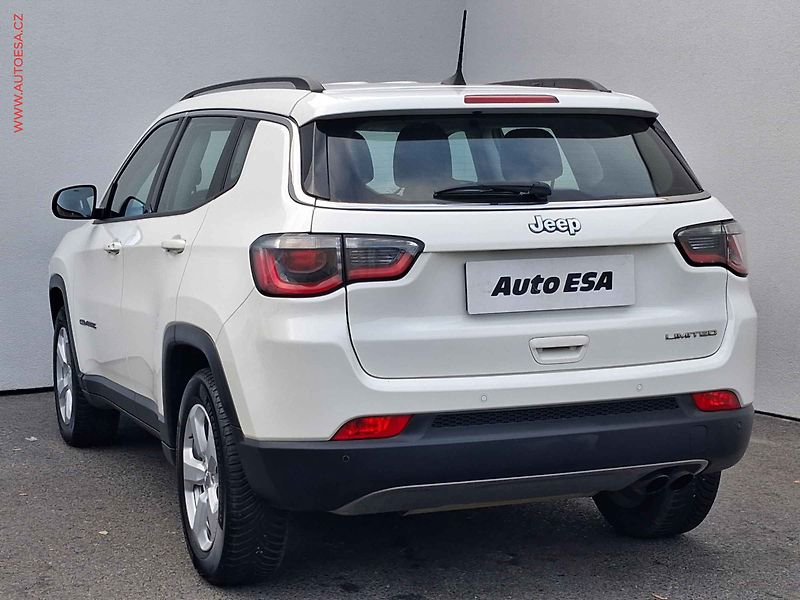 Jeep Compass (2018) 1.4T, Limited, navi - fotka 6 z 19