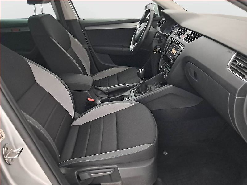 Škoda Octavia (2016) 1.6 TDI, Navi, Tempomat - fotka 9 z 12