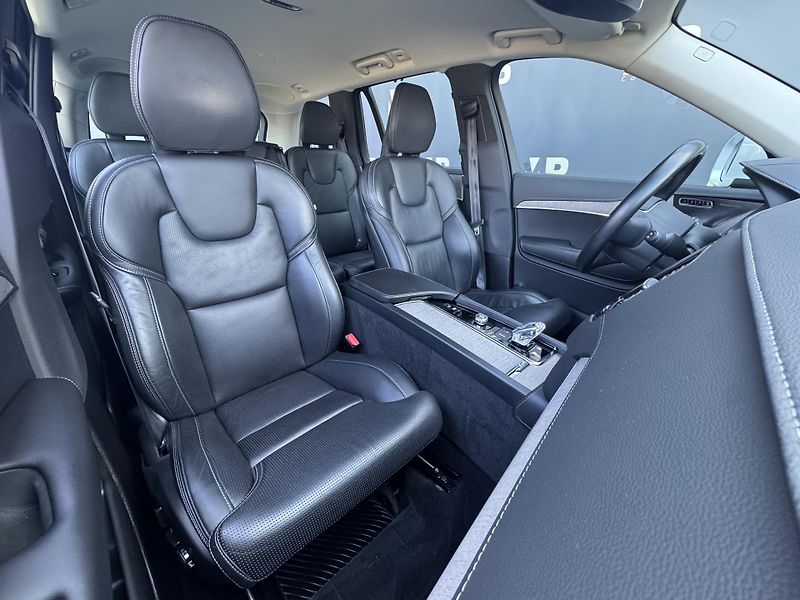 Volvo XC90 (2022) 2.0 B5 AWD Inscription, 1. Maj - fotka 17 z 51