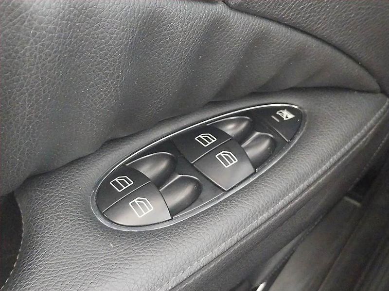 Mercedes-Benz Třídy E (2007) Avantgarde E 320 CDI , Automat - fotka 19 z 22
