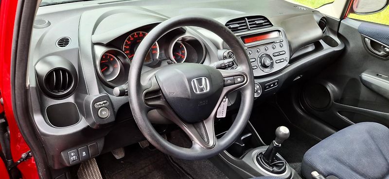 Honda Jazz 1.2 VTEC 66 kw - fotka 22 z 42