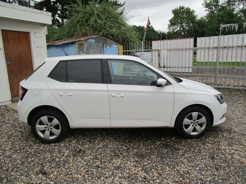 Škoda Fabia - fotka 5 z 15