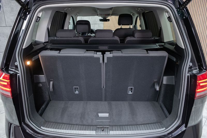 Volkswagen Touran 2.0TDI DSG*TAŽNÉ*7.MÍST*ČR 1.M - fotka 43 z 48
