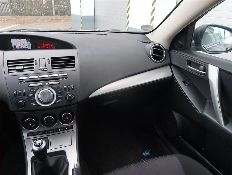 Mazda 3 (2009) 2.0, Navi, Tempomat - fotka 8 z 20