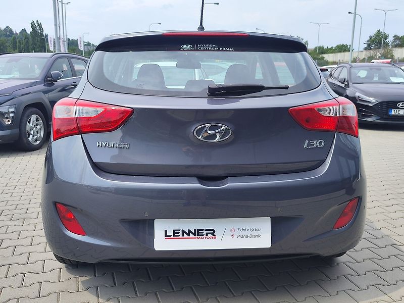 Hyundai i30 1.6 CRDI/81kW - fotka 6 z 24