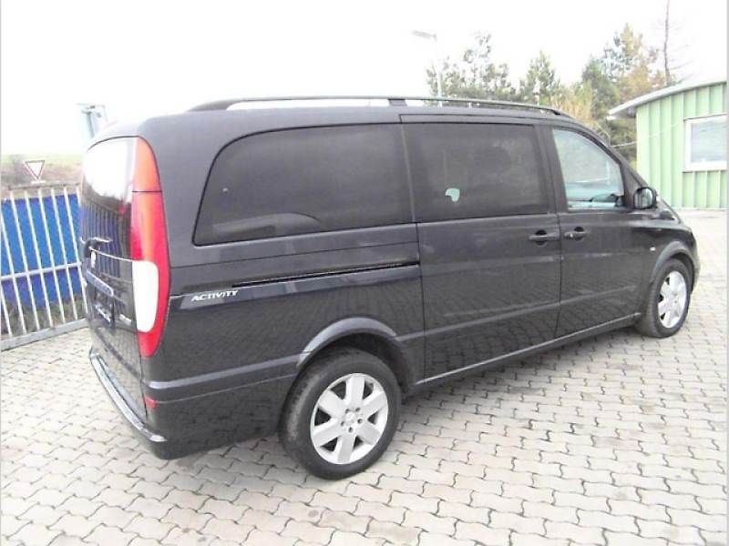 Mercedes-Benz Viano  - vůz Kateřiny Neumannové