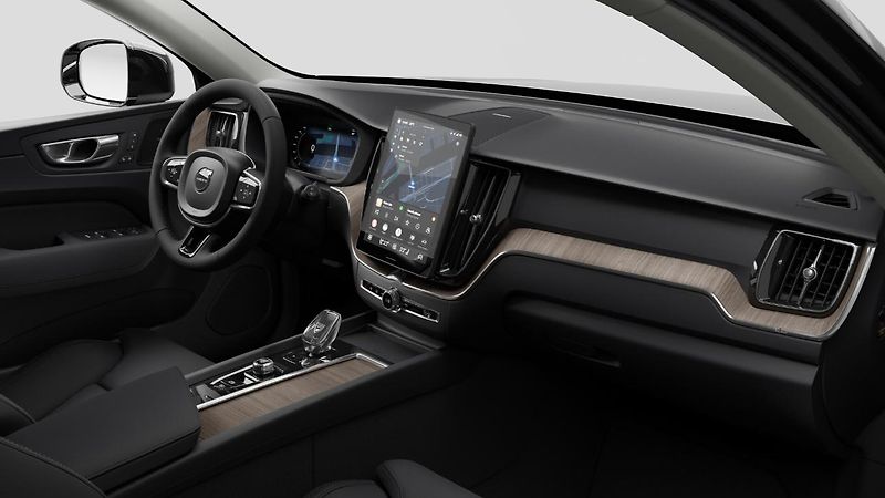 Volvo XC60 (2026) B5 PLUS - fotka 9 z 13