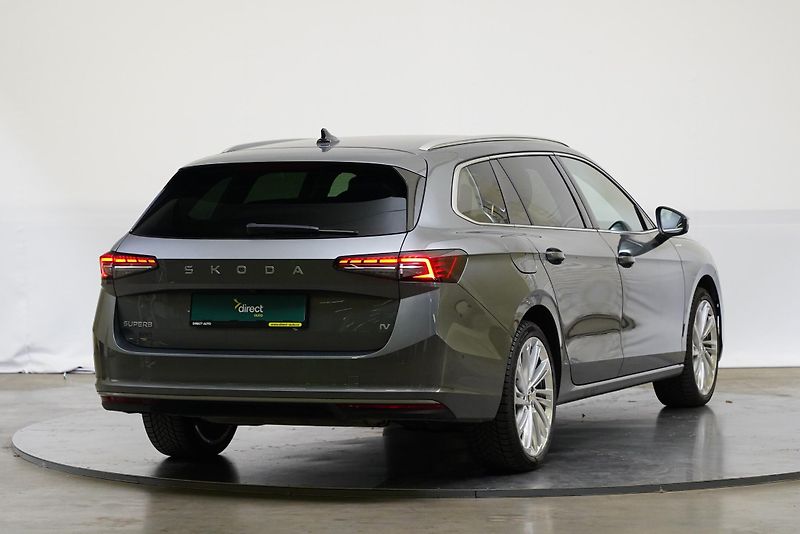 Škoda Superb - fotka 2 z 28
