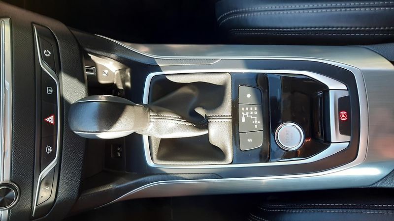 Peugeot 308 SW 1.6 BlueHDI Allure AUT - fotka 30 z 32