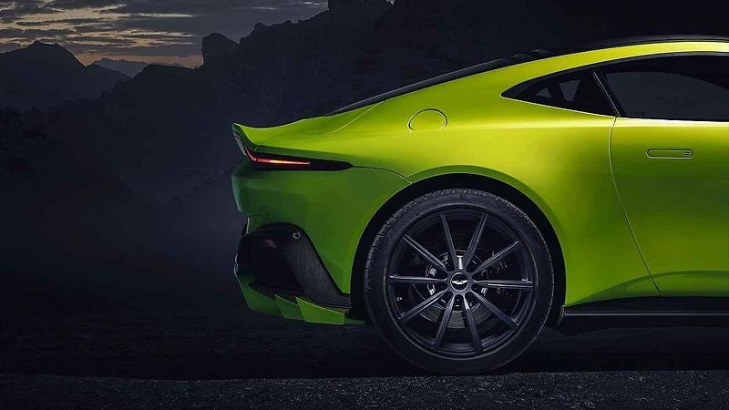 Aston Martin Vantage.