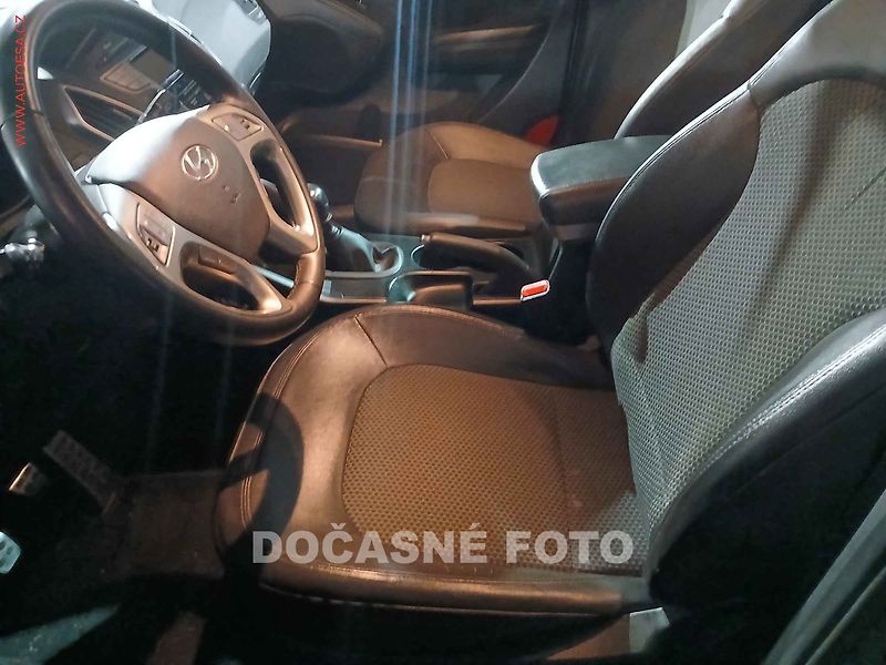 Hyundai ix35 (2011) 2.0 CRDi 4x4, 2.maj,ČR, AC - fotka 3 z 3