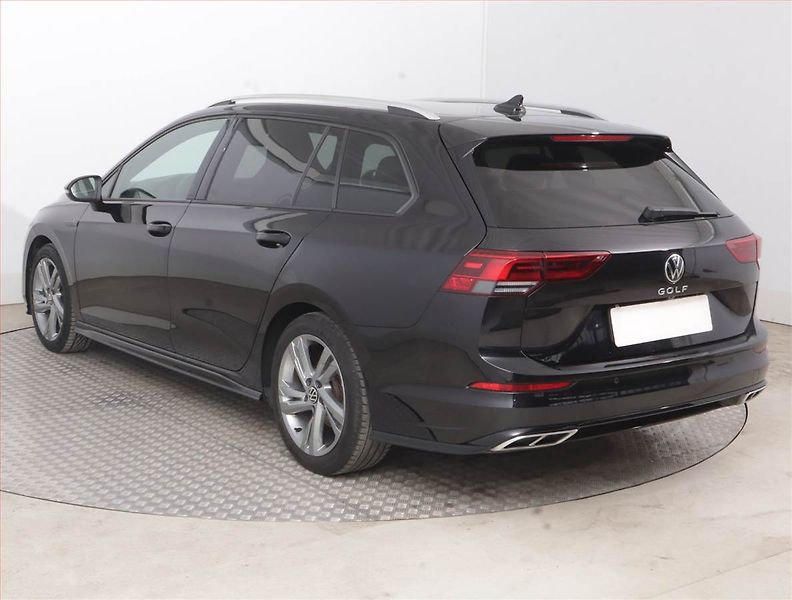 Volkswagen Golf (2022) R-Line 2.0 TDI, Kůže, Navi - fotka 4 z 15